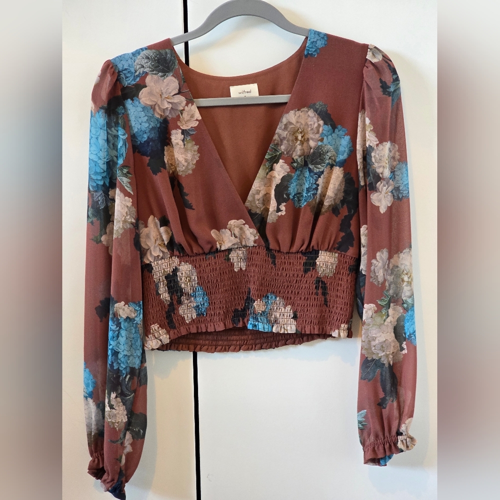 Wilfred Floral V-Neck Crop Top